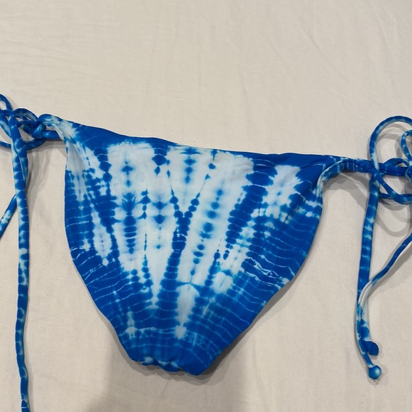 Frankie’s Bikinis blue Tye Dye bottom - Picture 3 of 4